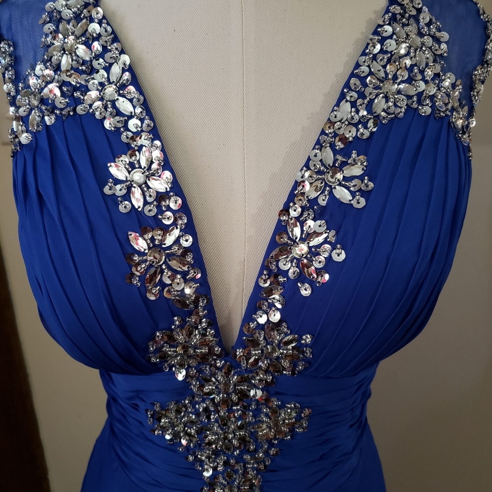 Dress - Picture 3 of 3